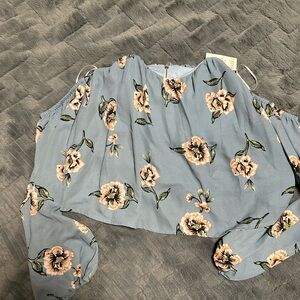 Elegant Floral Blouse in Blue